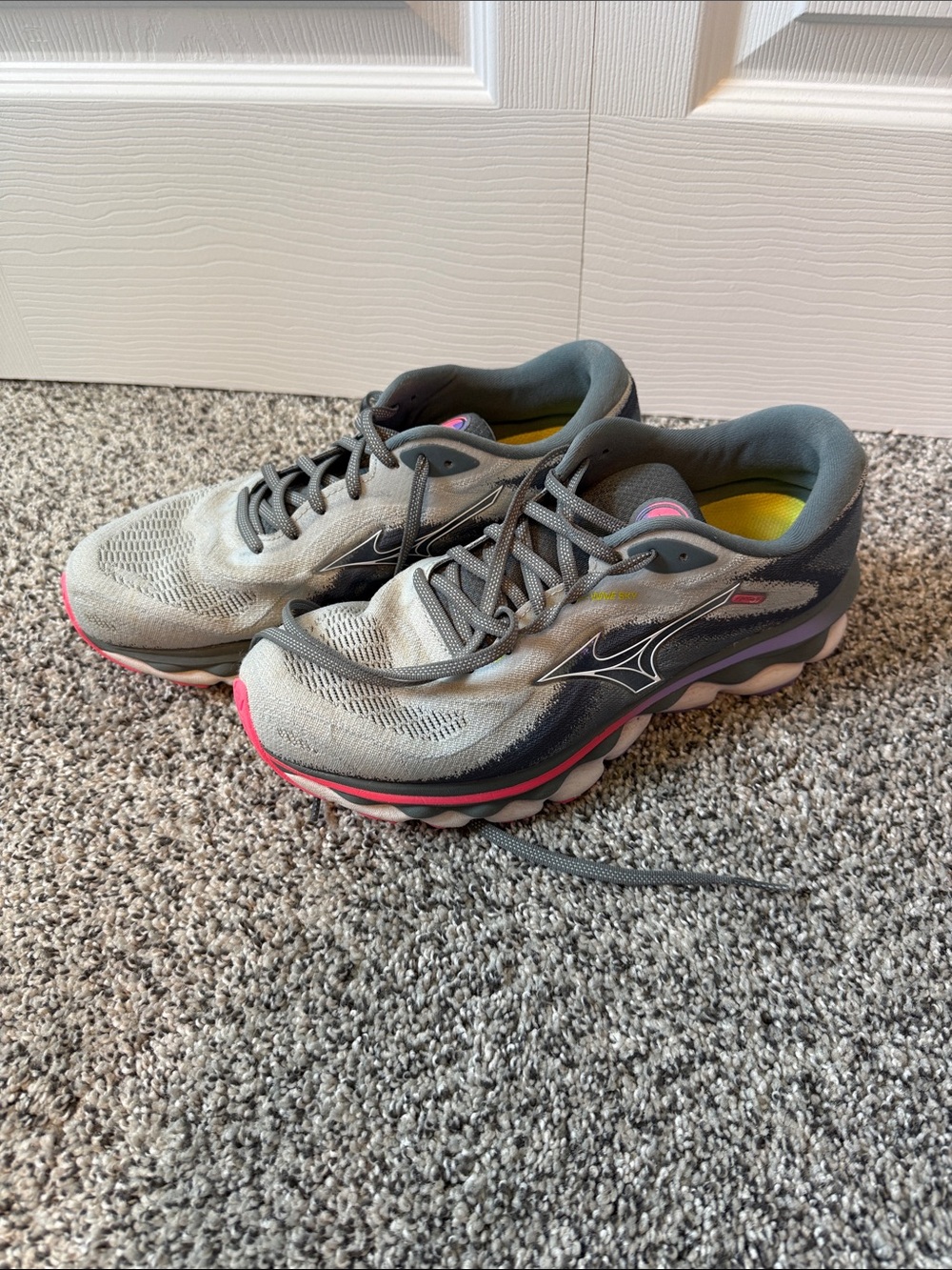Mizuno Women’s Wave Sky Running Shoes 9.5